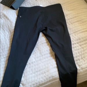 FABLETICS x Demi lovato leggings